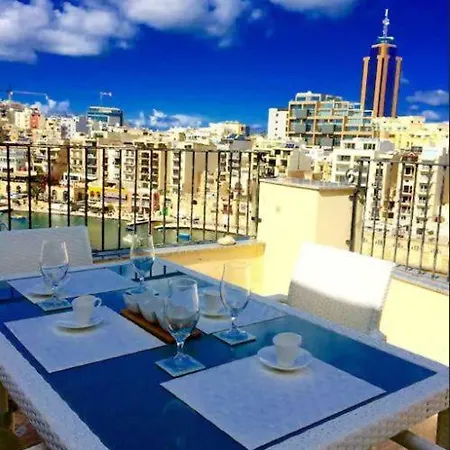 Seafront Penthouse In The ♥ Of Malta